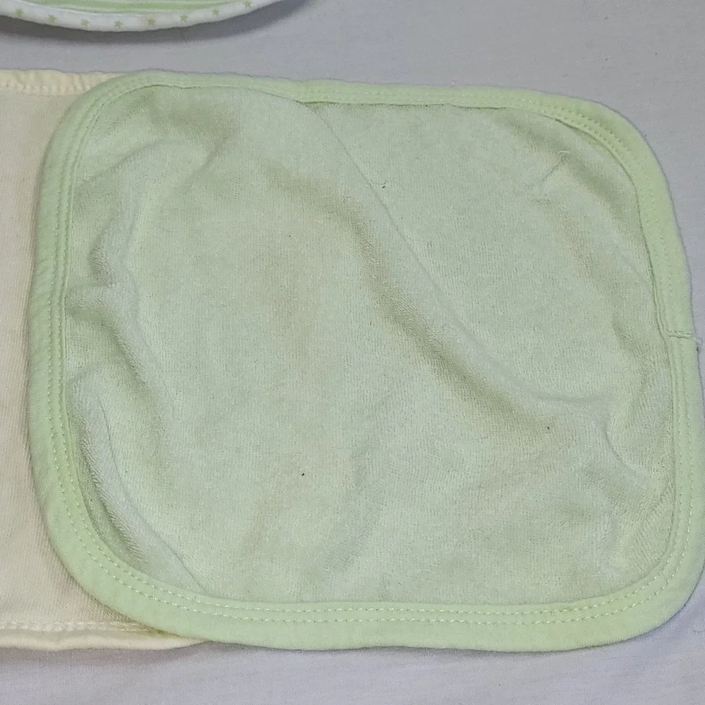 Carters Baby Bibs and Wash‎ Cloths Set Kids OS Green Yellow Good 7pc Lot
